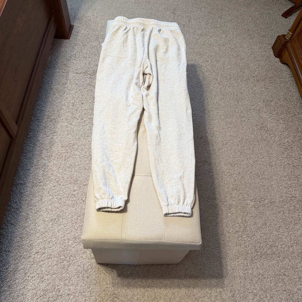 SO Women’s The Favorite Jogger Pants Size S - Picture 4 of 15